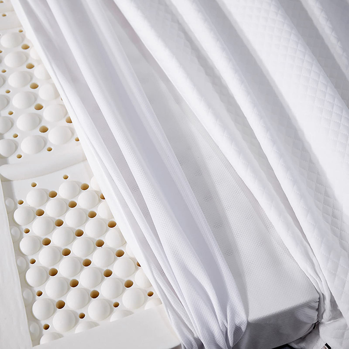This Nic 3-Inch Natural Latex Mattress Topper 120x190cm